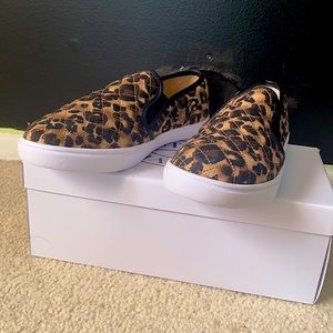 Steve Madden Leopard Flats
